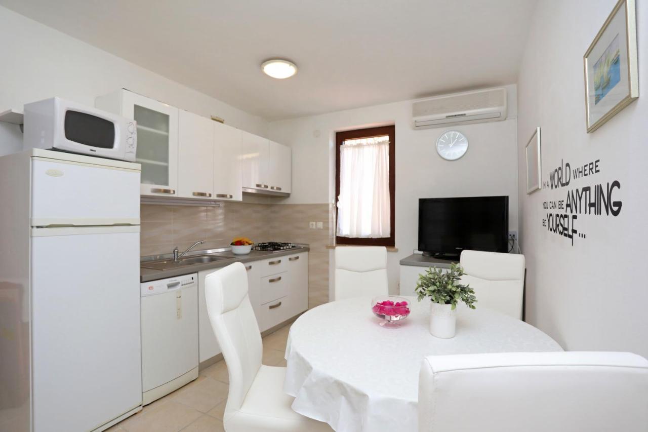 Greenhouse Family Apartments Рабац Екстер'єр фото